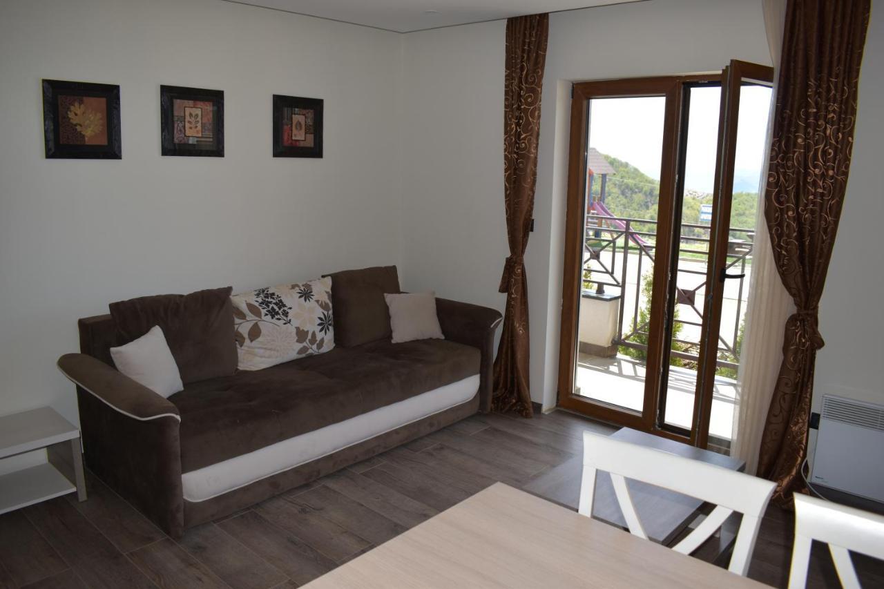 Apartman G1 U Milmari Kompleksu - โคเปานิก ภายนอก รูปภาพ