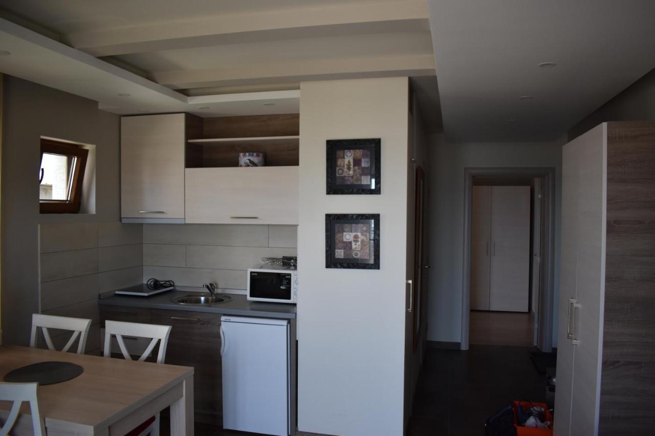 Apartman G1 U Milmari Kompleksu - โคเปานิก ภายนอก รูปภาพ