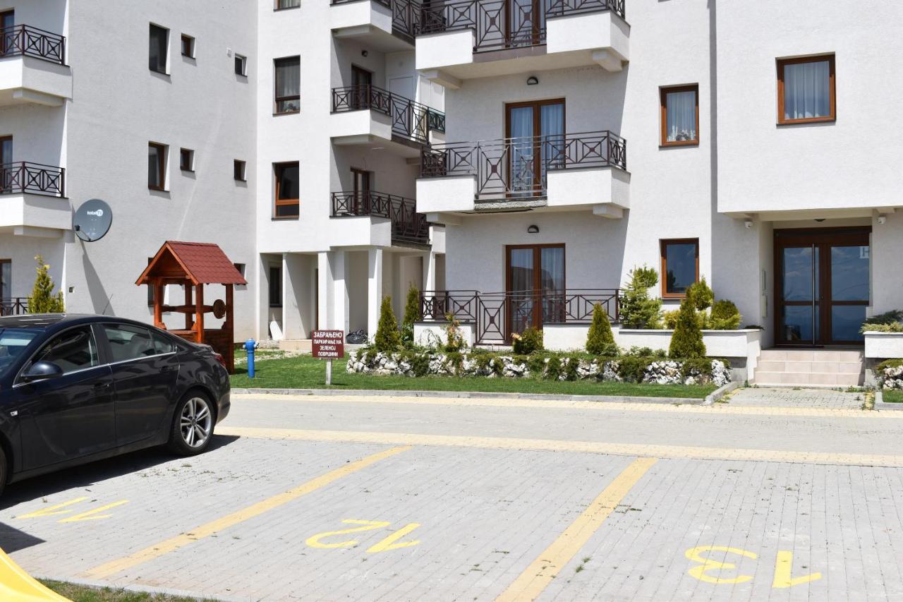 Apartman G1 U Milmari Kompleksu - โคเปานิก ภายนอก รูปภาพ