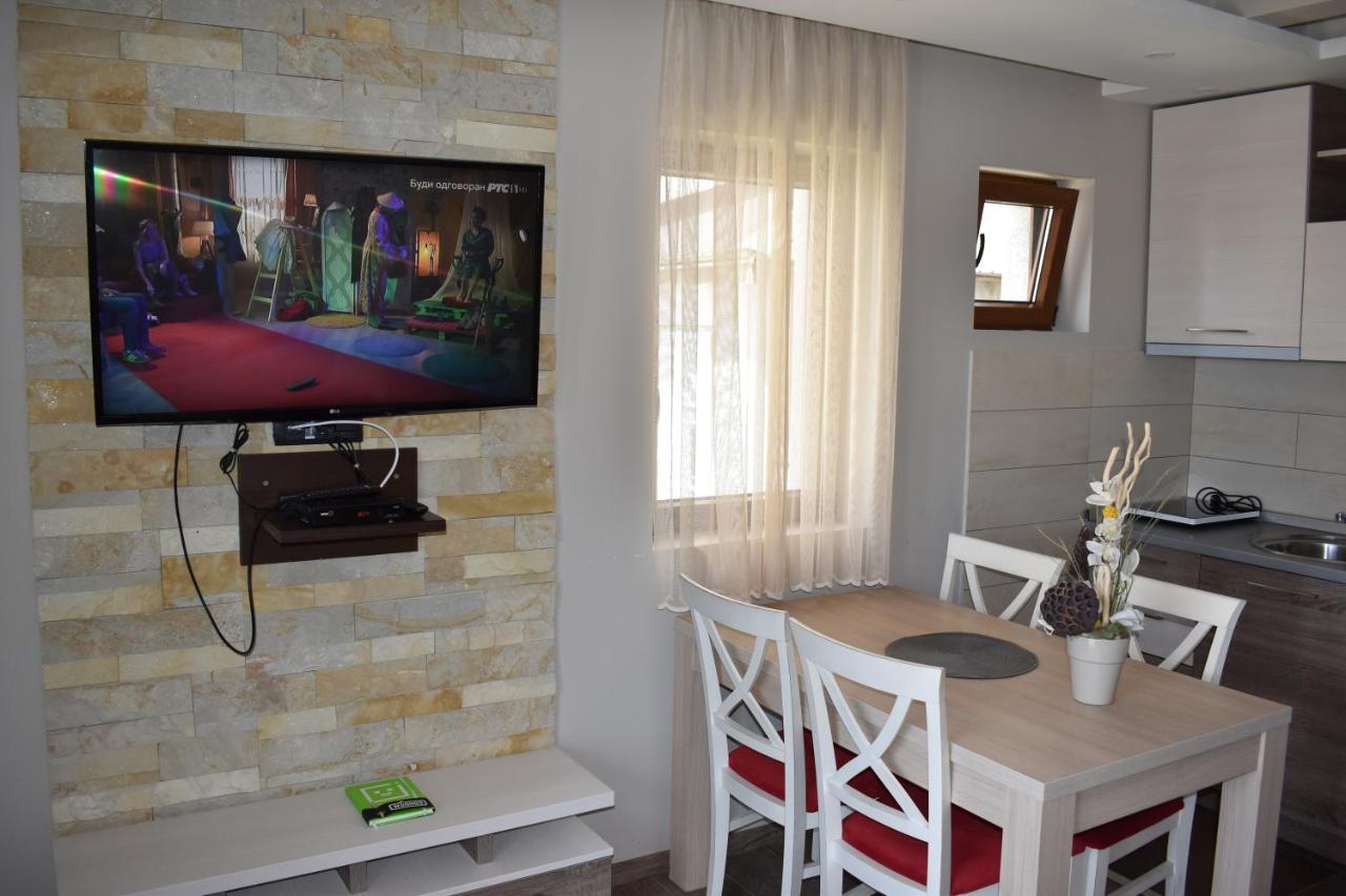 Apartman G1 U Milmari Kompleksu - โคเปานิก ภายนอก รูปภาพ